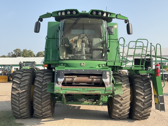 2022 John Deere S780 Combine