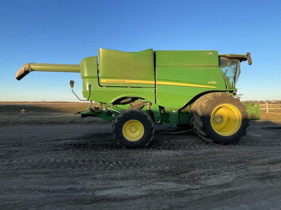 2023 John Deere S780 Combine