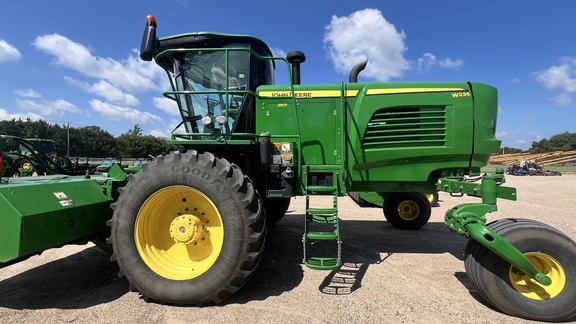 2016 John Deere W235 Windrower