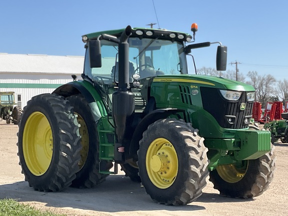 2016 John Deere 6175R Tractor