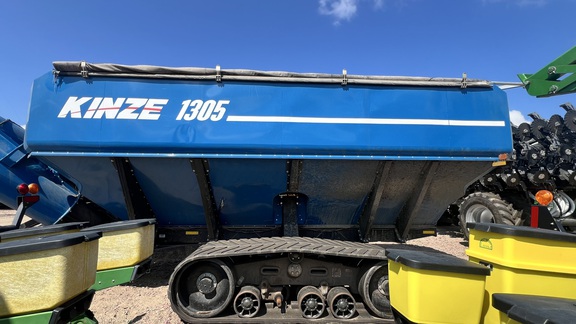 2019 Kinze 1305 Grain Cart