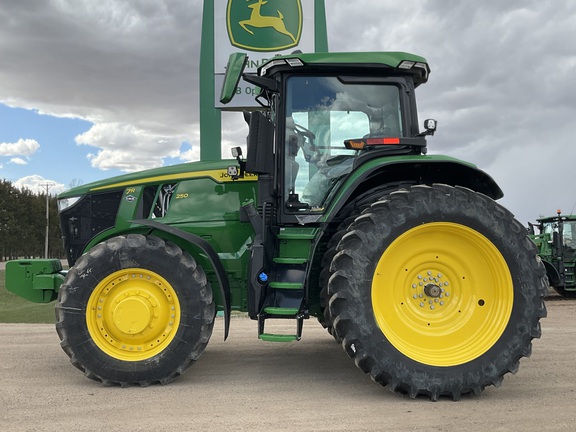 2024 John Deere 7R 250 Tractor