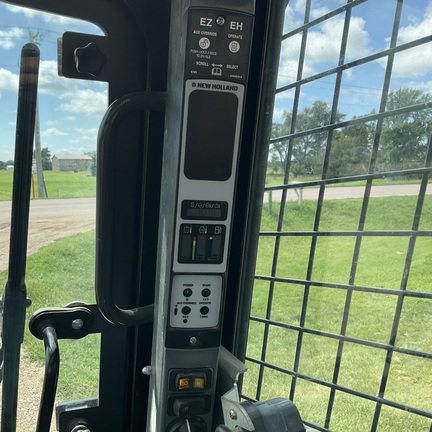 2017 New Holland L228 Skid Steer Loader