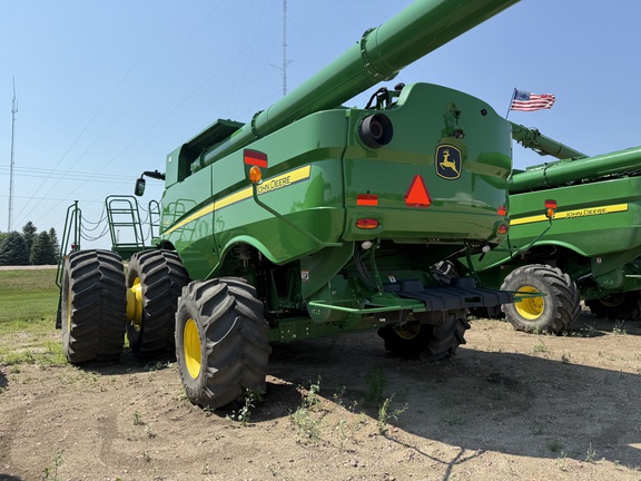 2021 John Deere S780 Combine