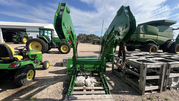 2021 John Deere 540R Loader