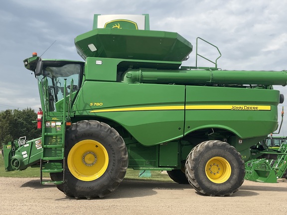 2018 John Deere S780 Combine