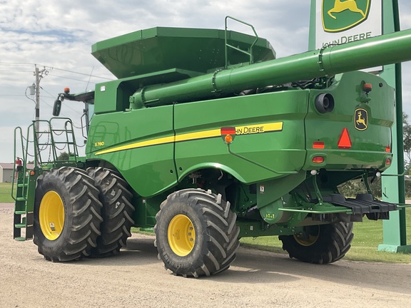 2018 John Deere S780 Combine