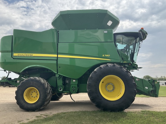 2018 John Deere S780 Combine