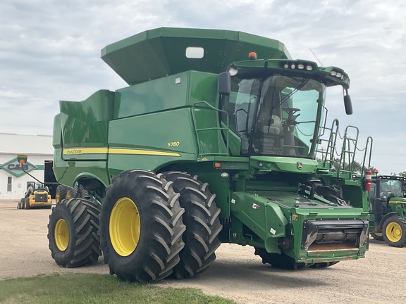 2018 John Deere S780 Combine