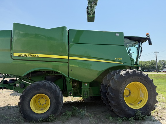 2018 John Deere S780 Combine