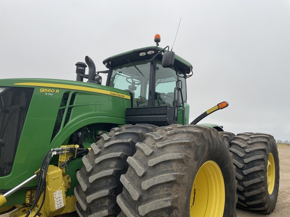 2014 John Deere 9560R Tractor 4WD