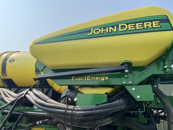 2019 John Deere DB60 Planter