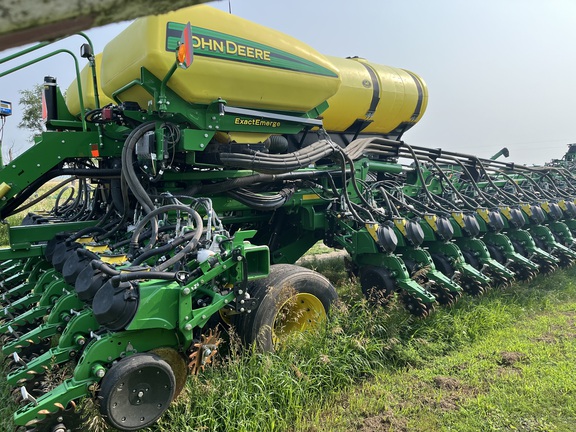 2019 John Deere DB60 Planter