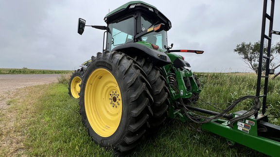 2024 John Deere 8R 250 Tractor