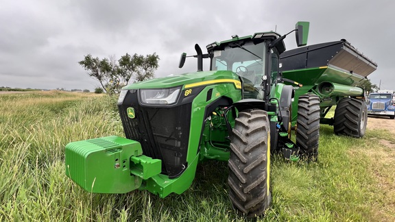 2024 John Deere 8R 250 Tractor