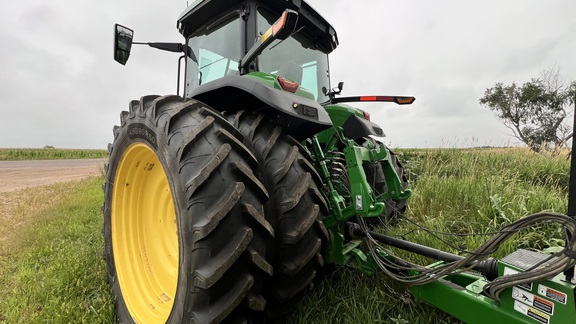 2024 John Deere 8R 250 Tractor