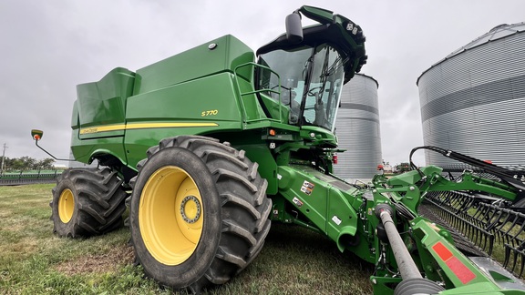 2024 John Deere S770 Combine