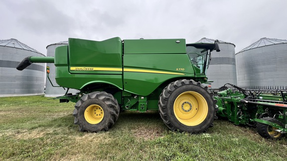 2024 John Deere S770 Combine