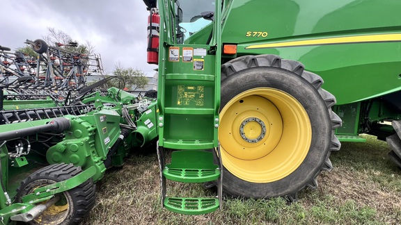 2024 John Deere S770 Combine
