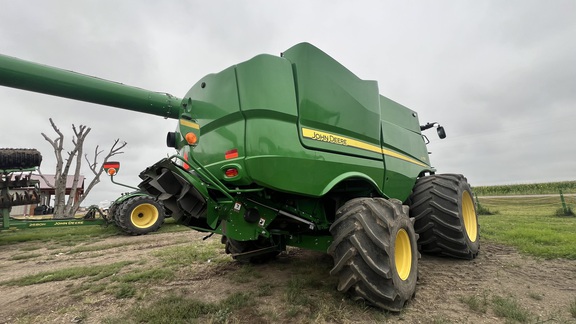 2024 John Deere S770 Combine