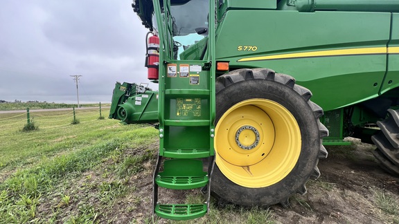 2024 John Deere S770 Combine
