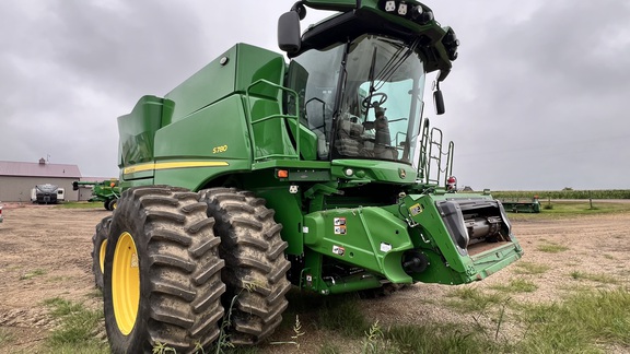 2024 John Deere S780 Combine