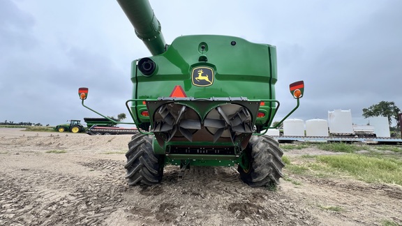 2024 John Deere S780 Combine