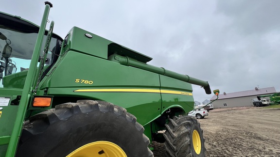 2024 John Deere S780 Combine