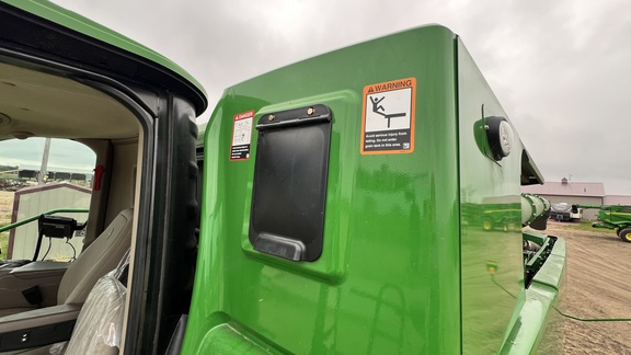 2024 John Deere S780 Combine