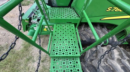 2024 John Deere S780 Combine