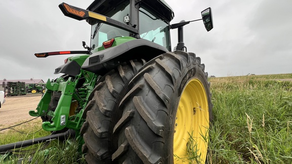 2024 John Deere 8R 250 Tractor