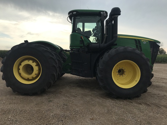 2012 John Deere 9560R Tractor 4WD