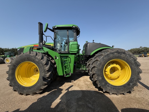 2024 John Deere 9R 390 Tractor 4WD