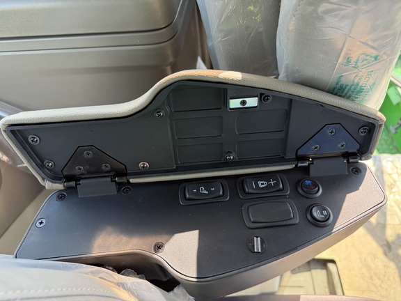 2024 John Deere 9R 390 Tractor 4WD