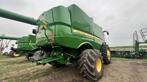 2024 John Deere S770 Combine