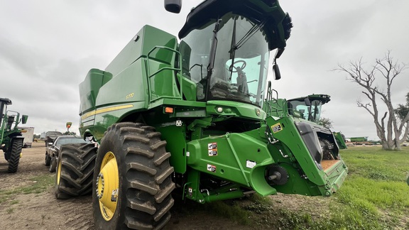 2024 John Deere S770 Combine