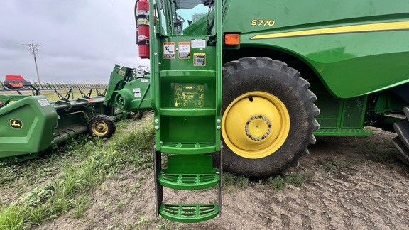 2024 John Deere S770 Combine