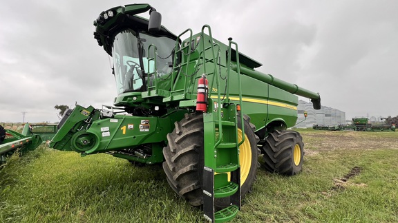 2024 John Deere S770 Combine