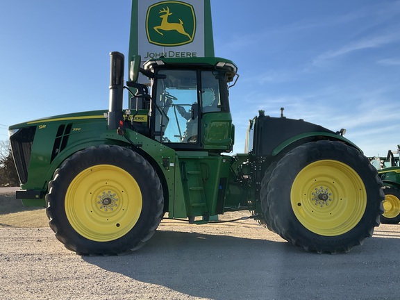 2022 John Deere 9R 390 Tractor 4WD