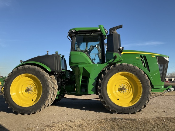 2022 John Deere 9R 390 Tractor 4WD