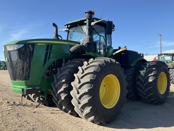 2017 John Deere 9520R Tractor 4WD