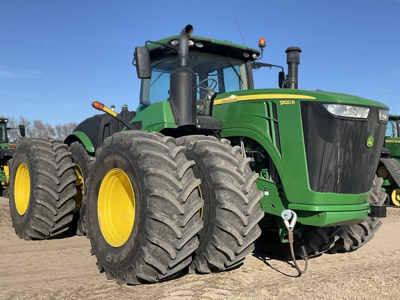 2017 John Deere 9520R Tractor 4WD