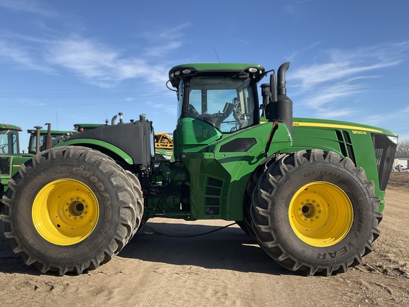 2017 John Deere 9520R Tractor 4WD