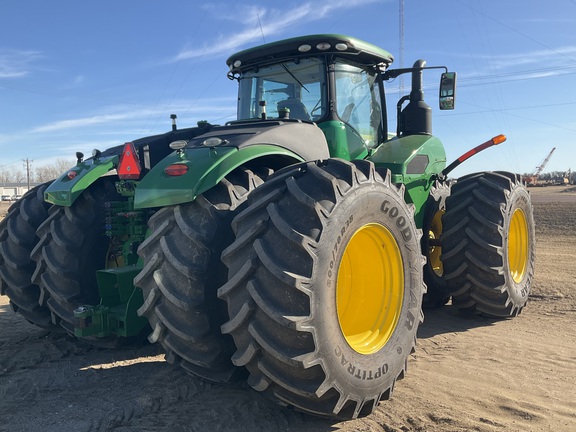 2017 John Deere 9520R Tractor 4WD