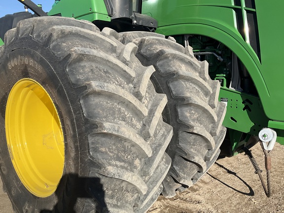 2017 John Deere 9520R Tractor 4WD