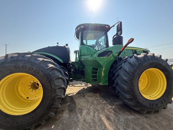 2017 John Deere 9520R Tractor 4WD