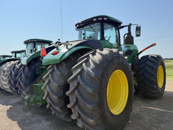 2017 John Deere 9520R Tractor 4WD