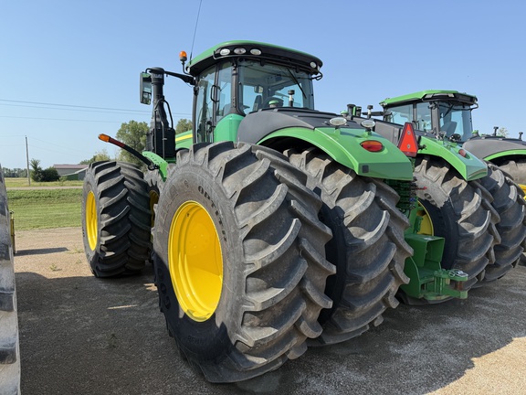 2017 John Deere 9520R Tractor 4WD
