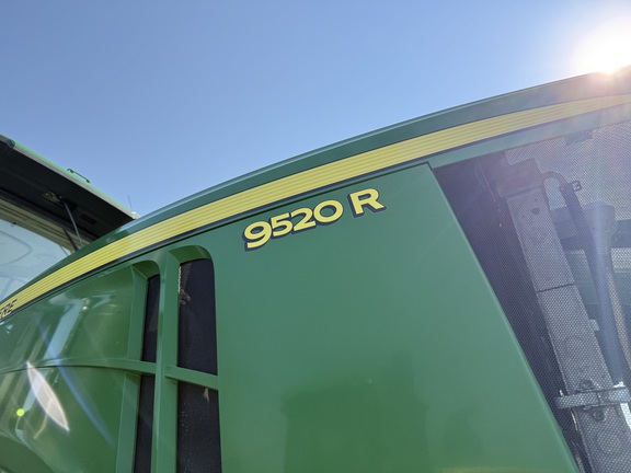 2017 John Deere 9520R Tractor 4WD