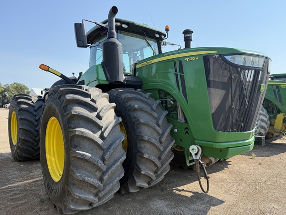 2017 John Deere 9520R Tractor 4WD